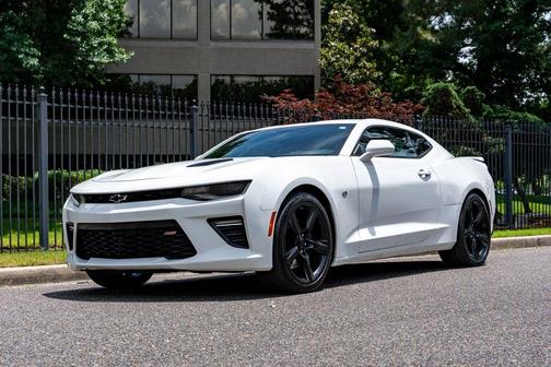 Summit White 2017 Chevrolet Camaro 2SS
