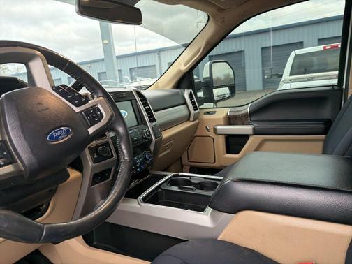 White Platinum Clearcoat Metallic 2019 Ford F-250 Lariat