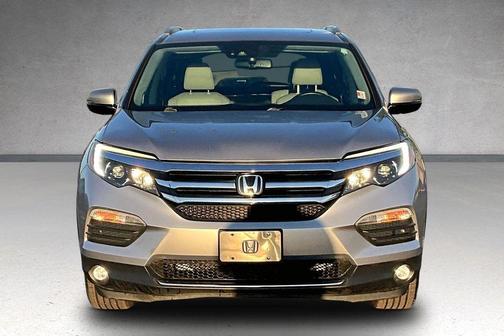 Silver 2017 Honda Pilot Elite