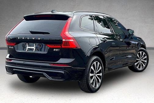 Black 2024 Volvo XC60 B5 Plus Dark Theme