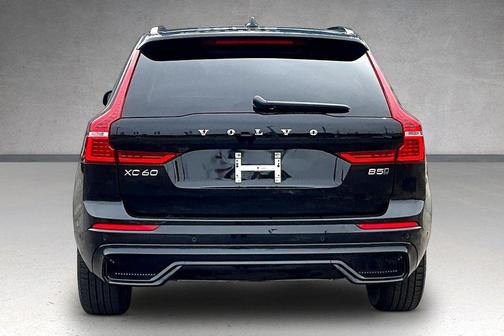 Black 2024 Volvo XC60 B5 Plus Dark Theme