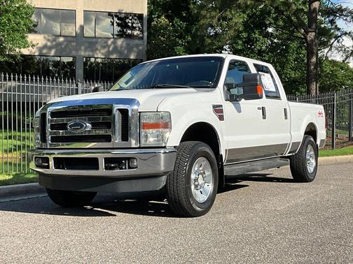 White 2008 Ford F-250 Lariat