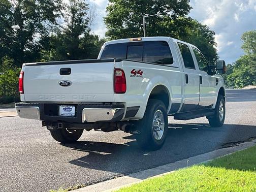 White 2008 Ford F-250 Lariat