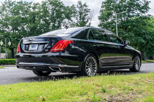 Victoria Black 2018 Genesis G90 3.3T Premium