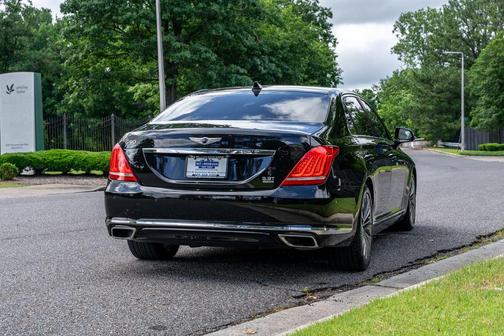 Victoria Black 2018 Genesis G90 3.3T Premium