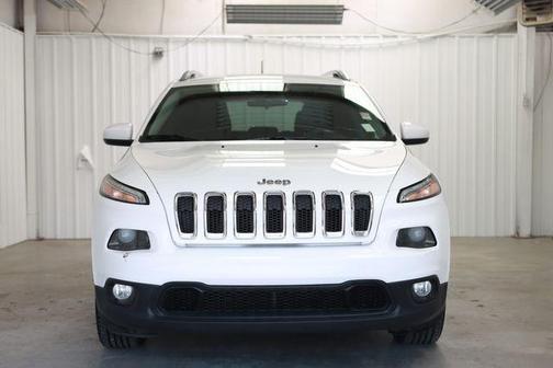 Photo 2 of 16 of 2016 Jeep Cherokee Latitude
