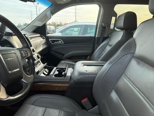 White Frost Tri-Coat 2020 GMC Yukon Denali