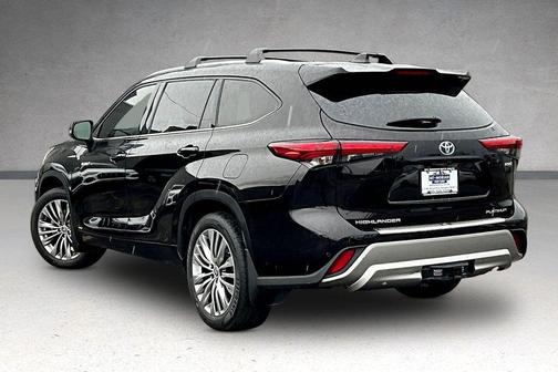 Amber 2021 Toyota Highlander Hybrid Platinum