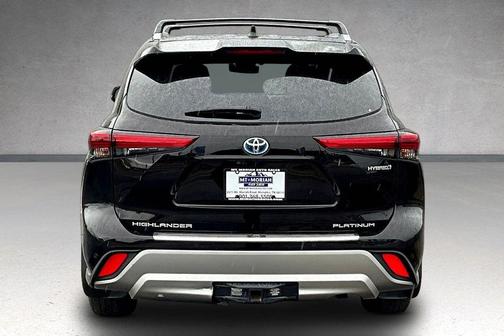 Amber 2021 Toyota Highlander Hybrid Platinum