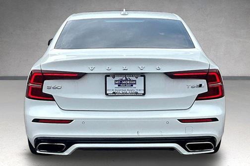 Crystal White Pearl 2019 Volvo S60 T6 R-Design
