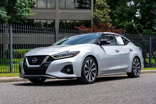 Brilliant Silver Metallic 2023 Nissan Maxima Platinum