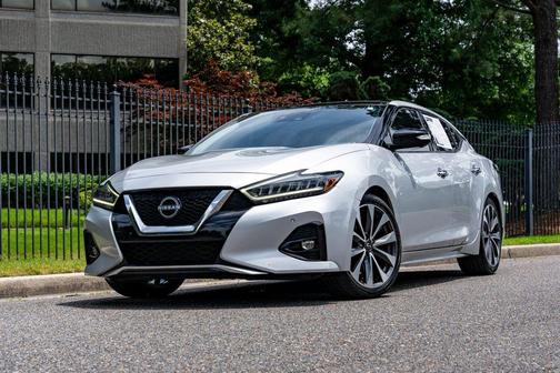 Brilliant Silver Metallic 2023 Nissan Maxima Platinum