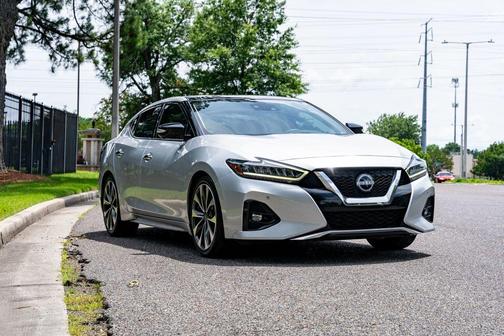 Brilliant Silver Metallic 2023 Nissan Maxima Platinum