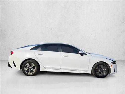 2022 Kia K5 LXS