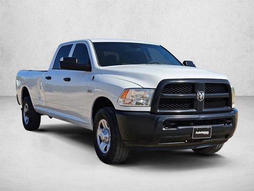 Bright White Clearcoat 2017 RAM 3500 Tradesman Crew Cab 4x2 8' Box