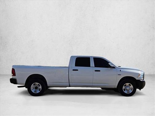 Bright White Clearcoat 2017 RAM 3500 Tradesman Crew Cab 4x2 8' Box