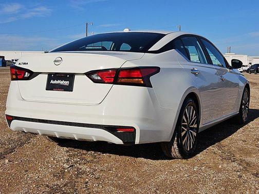 2025 Nissan Altima SV FWD