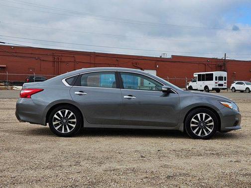 2017 Nissan Altima 2.5 SV