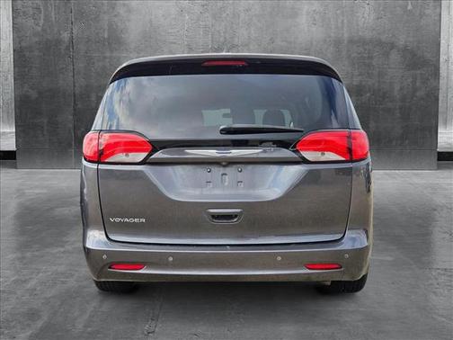 2020 Chrysler Voyager L
