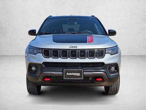 Silver Zynith Metallic Clearcoat 2025 Jeep Compass Trailhawk