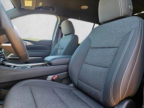 Mosaic Black Metallic 2026 Chevrolet Traverse LT