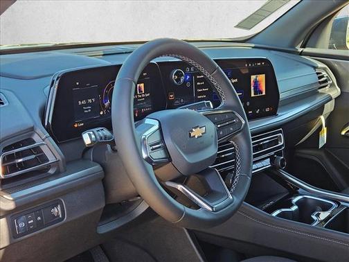 Mosaic Black Metallic 2026 Chevrolet Traverse LT