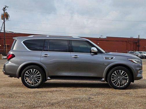 2018 INFINITI QX80 Base