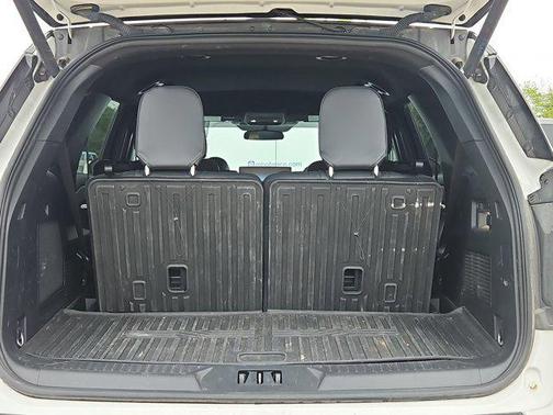 Star White Metallic Tri-Coat 2025 Ford Explorer ST-Line