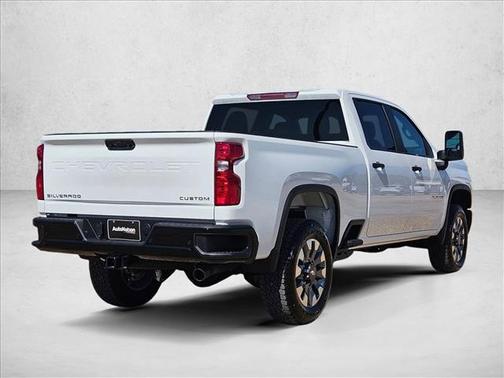Summit White 2026 Chevrolet Silverado 2500 Custom