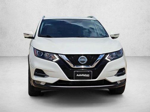 Pearl White Tricoat 2022 Nissan Rogue Sport SV