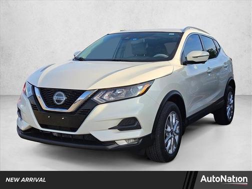 2022 Nissan Rogue Sport SV