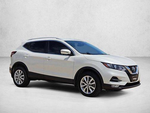 Pearl White Tricoat 2022 Nissan Rogue Sport SV