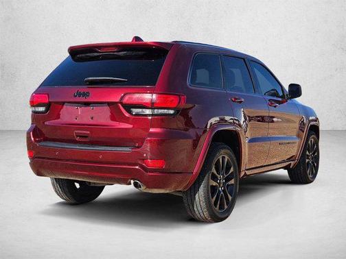 Velvet Red Pearlcoat 2022 Jeep Grand Cherokee Laredo