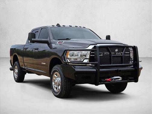 2022 RAM 2500 Tradesman Crew Cab 4x4 6'4' Box