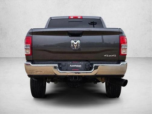 2022 RAM 2500 Tradesman Crew Cab 4x4 6'4' Box
