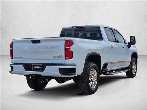 Polar White Tricoat 2026 Chevrolet Silverado 2500 High Country