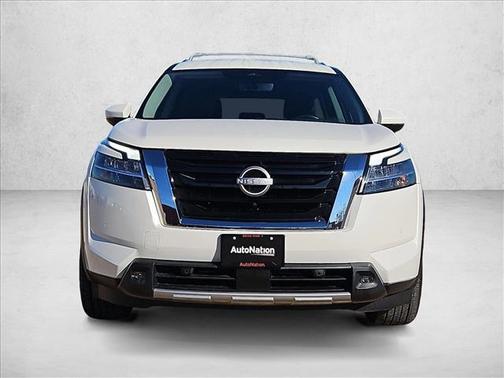 2023 Nissan Pathfinder SL 4WD