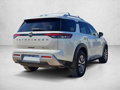 2023 Nissan Pathfinder SL 4WD