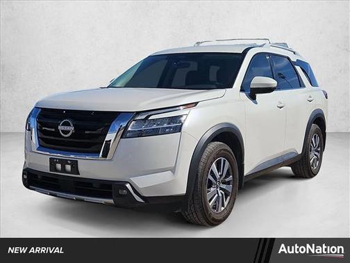 2023 Nissan Pathfinder SL 4WD