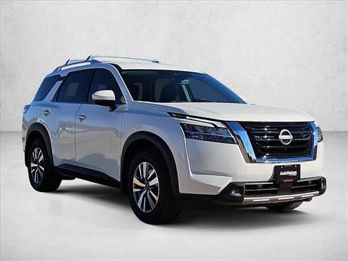 2023 Nissan Pathfinder SL 4WD