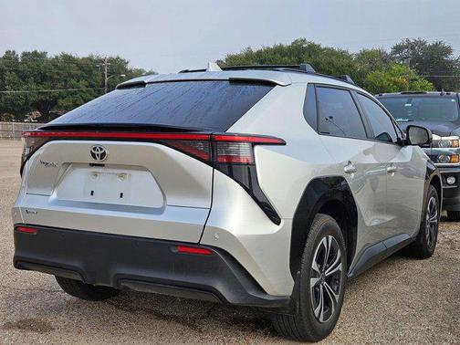 2024 Toyota bZ4X XLE