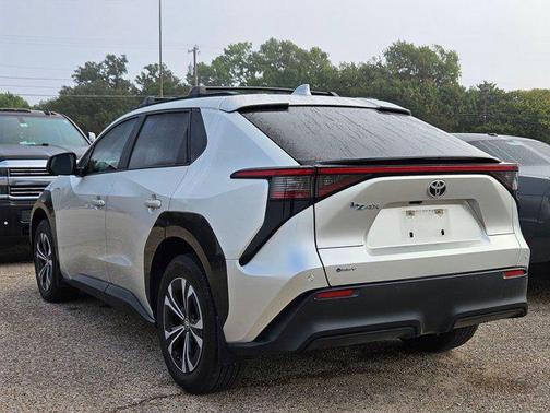 2024 Toyota bZ4X XLE