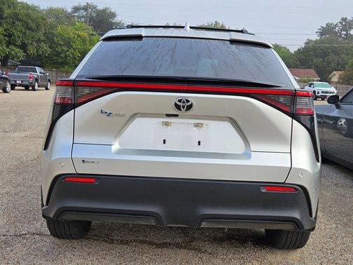 2024 Toyota bZ4X XLE