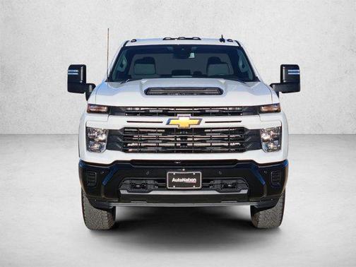 Summit White 2026 Chevrolet Silverado 2500 Custom