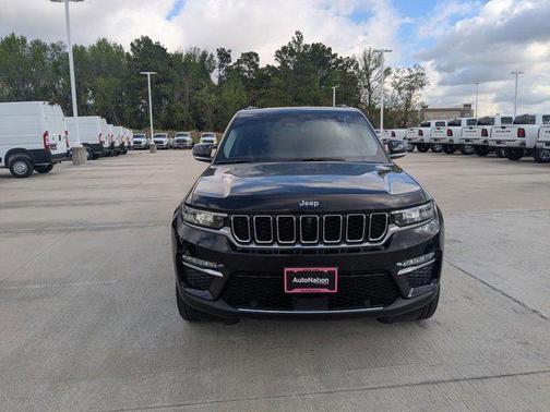 Diamond Black Crystal Pearlcoat 2023 Jeep Grand Cherokee Limited