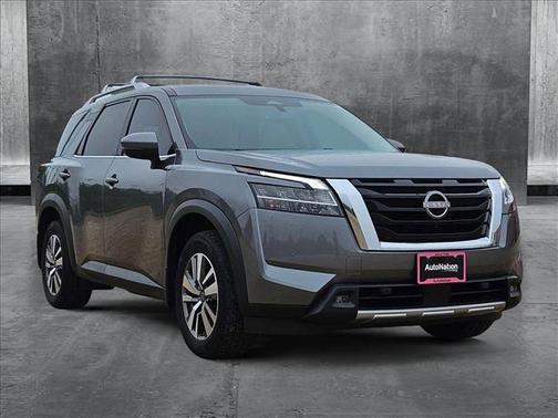 2023 Nissan Pathfinder SL FWD