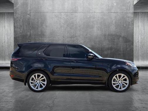 2023 Land Rover Discovery P300 S R-Dynamic