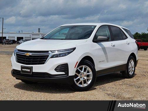 Summit White 2022 Chevrolet Equinox LS