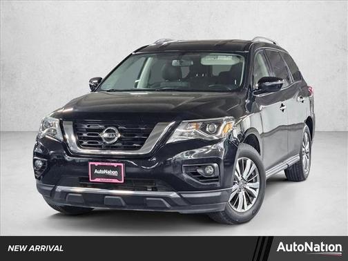 2020 Nissan Pathfinder SV