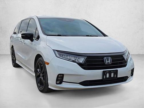 White 2024 Honda Odyssey Sport